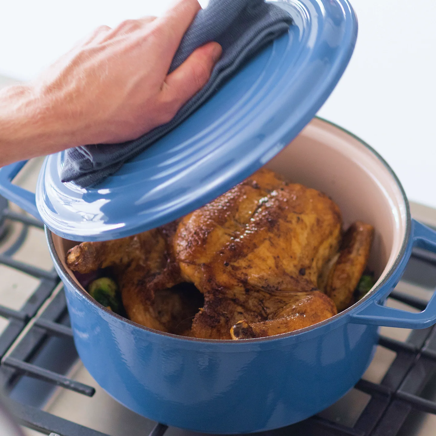 7 QT Enamel Cast-Iron Dutch Oven - Classic Lid - Black - Final Sale - Image 4